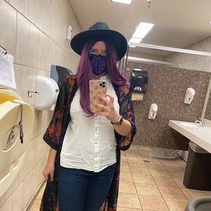 Meet your Posher, Danielle